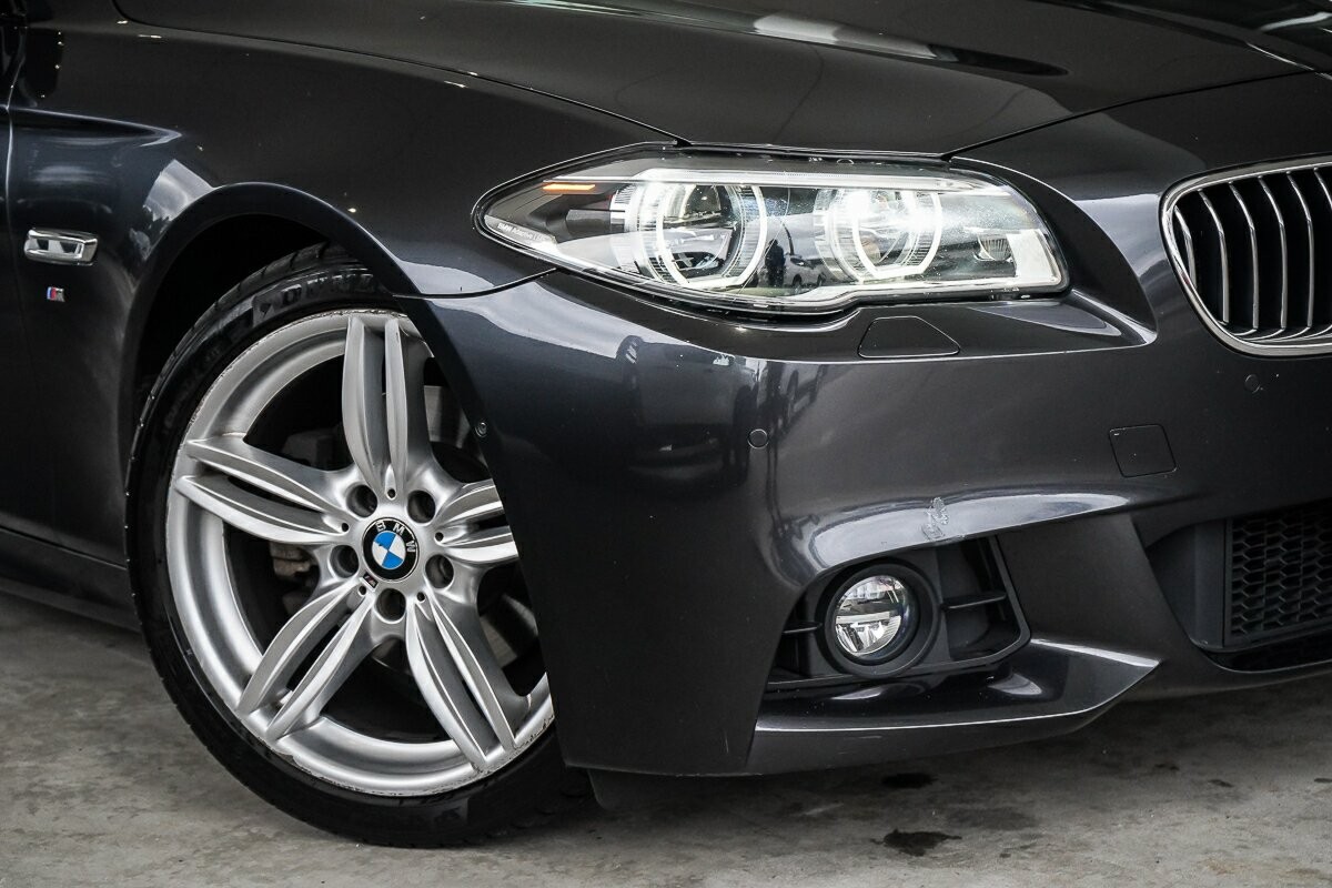 BMW 5 Series image 2