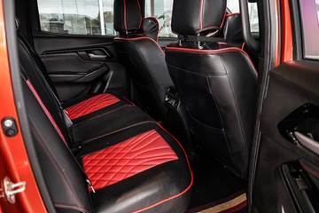 https://vehicle-cdn.autoleague.cloud/31373_U310000_10.jpg