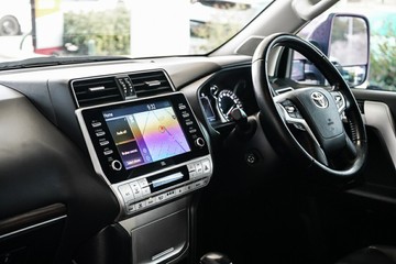 https://vehicle-cdn.autoleague.cloud/31373_U310015_21.jpg