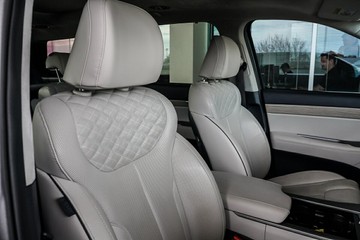 https://vehicle-cdn.autoleague.cloud/31373_U310018_13.jpg