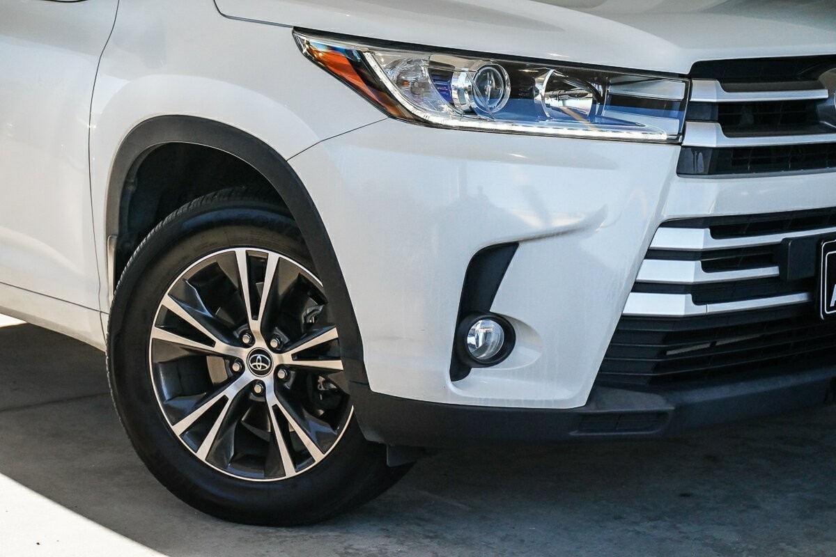 Toyota Kluger image 2