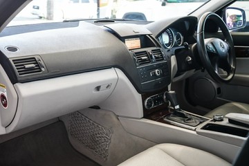 https://vehicle-cdn.autoleague.cloud/31373_U310029_18.jpg