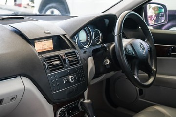 https://vehicle-cdn.autoleague.cloud/31373_U310029_19.jpg