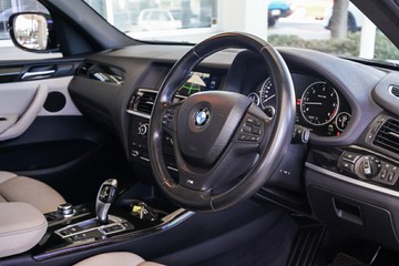 https://vehicle-cdn.autoleague.cloud/31373_U310042_12.jpg