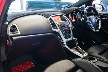 https://vehicle-cdn.autoleague.cloud/31373_U310046_18.jpg