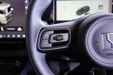 https://vehicle-cdn.autoleague.cloud/31373_U310069_14.jpg