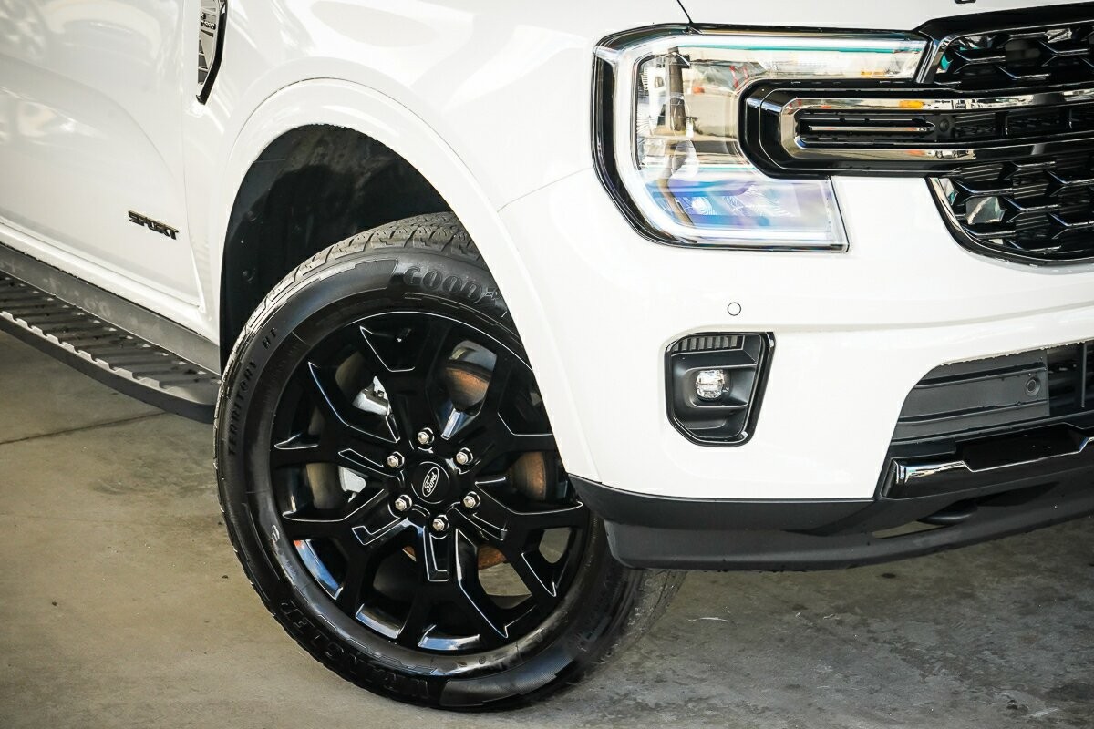 Ford Everest Sport (Rwd) image 2