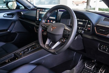 https://vehicle-cdn.autoleague.cloud/31373_U310102_11.jpg
