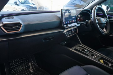 https://vehicle-cdn.autoleague.cloud/31373_U310102_20.jpg