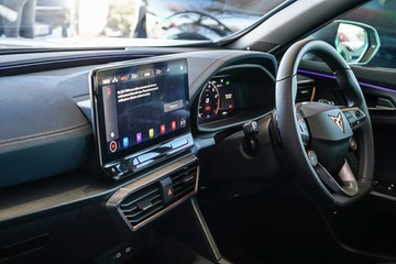 https://vehicle-cdn.autoleague.cloud/31373_U310102_21.jpg