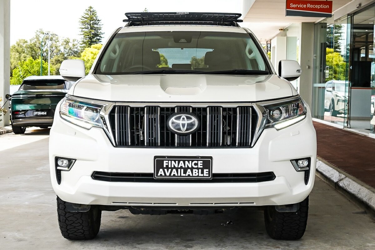 Toyota Landcruiser Prado image 3