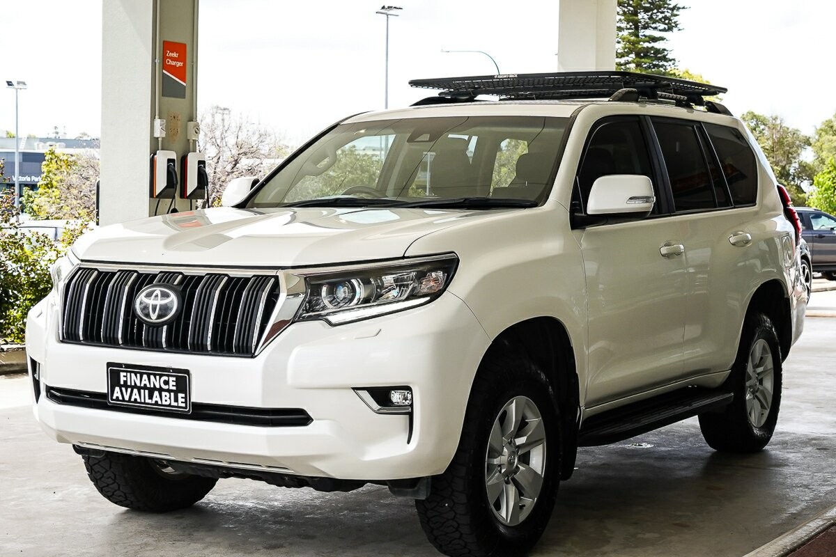 Toyota Landcruiser Prado image 4