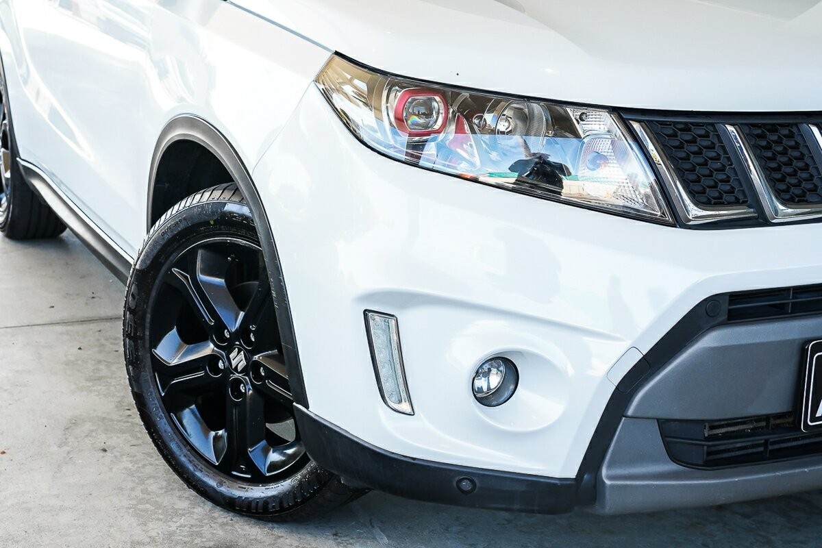 Suzuki Vitara image 2