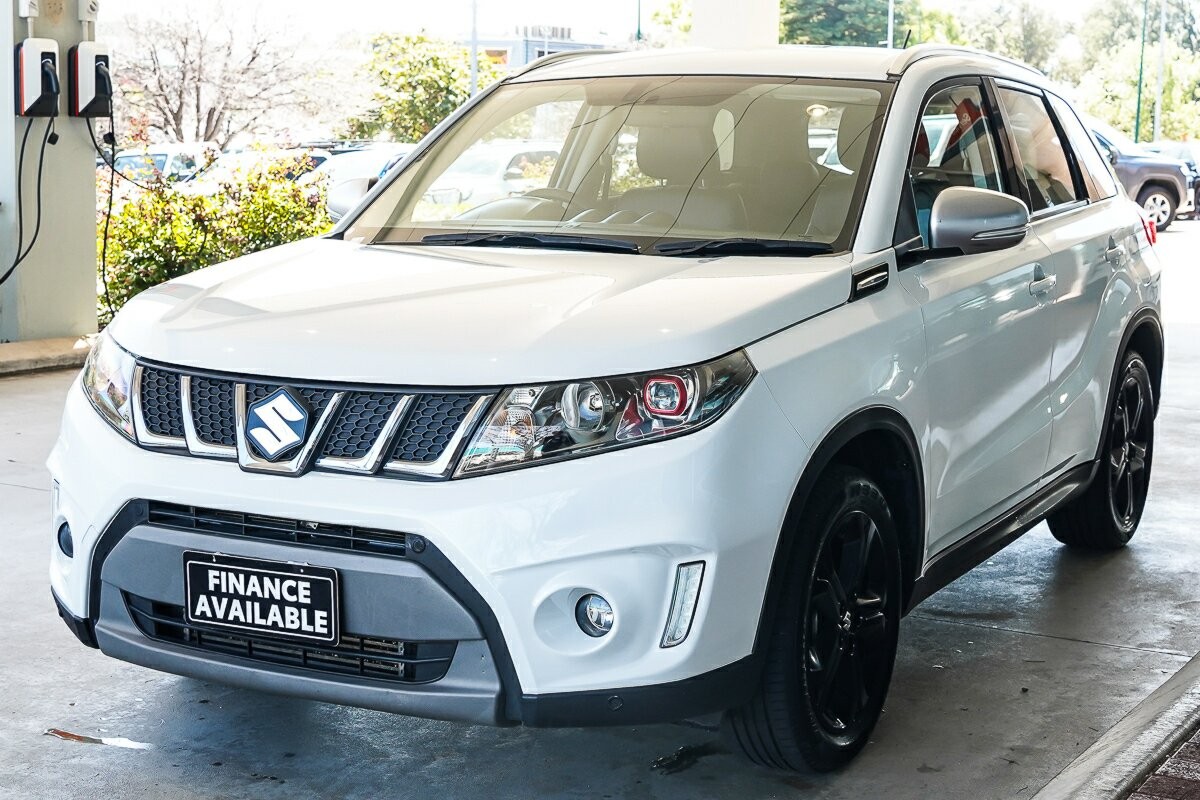 Suzuki Vitara image 4