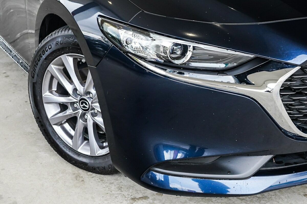 Mazda 3 image 2