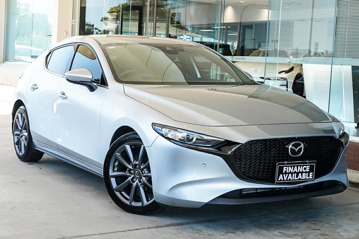 Mazda 3 image 1