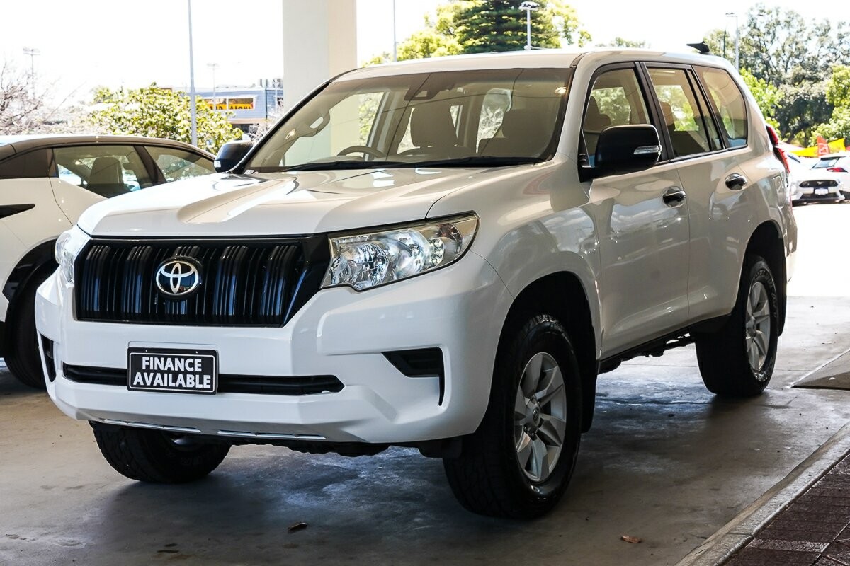 Toyota Landcruiser Prado image 4
