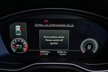 https://vehicle-cdn.autoleague.cloud/31373_U310162_15.jpg