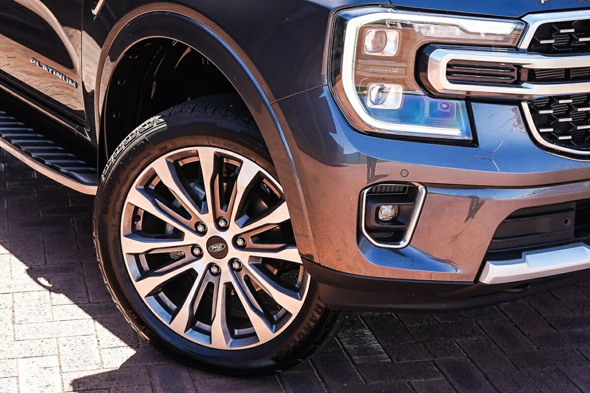 Ford Everest image 2