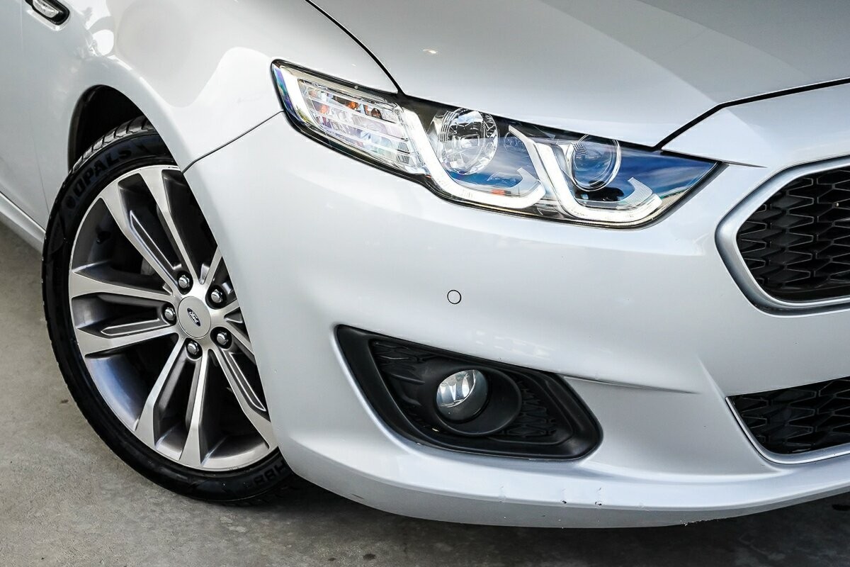 Ford Falcon image 2