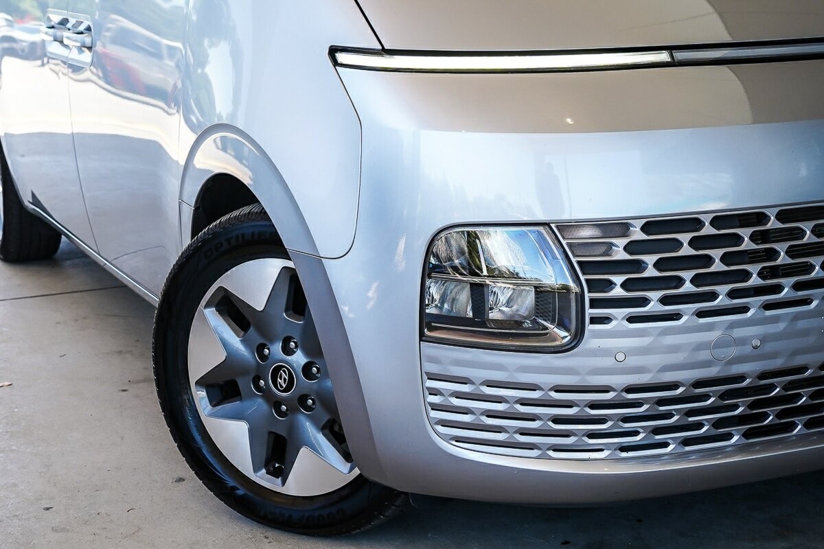 Hyundai Staria image 2