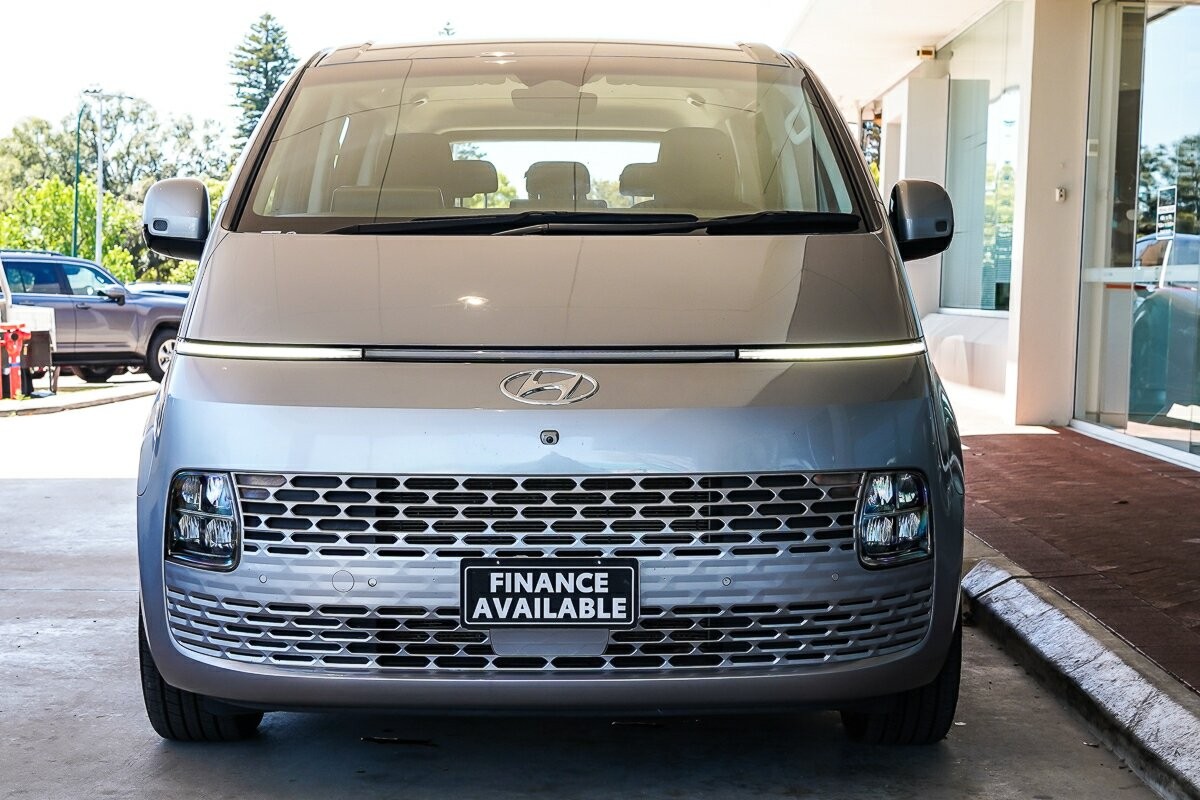 Hyundai Staria image 3