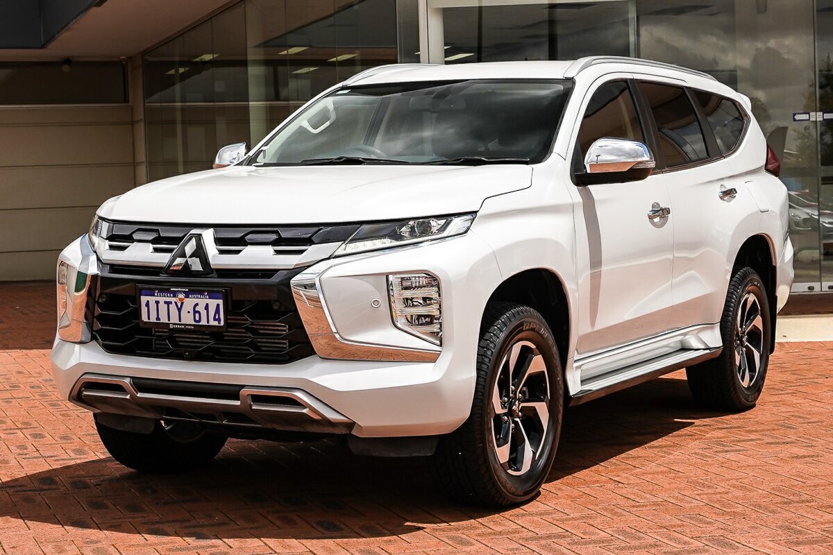 Mitsubishi Pajero Sport image 4