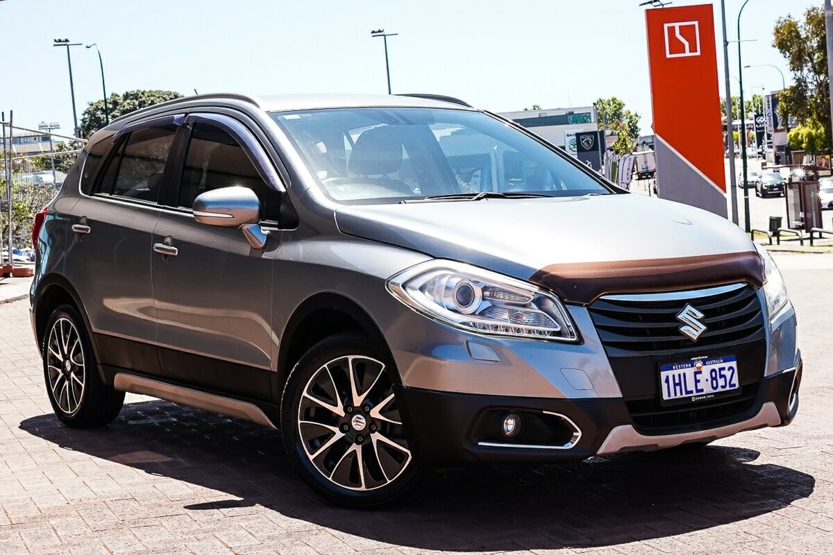 Suzuki S-cross image 1
