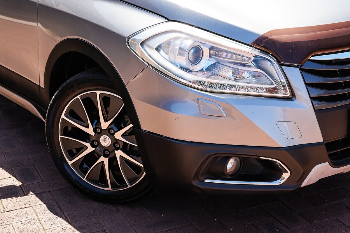 Suzuki S-cross image 2
