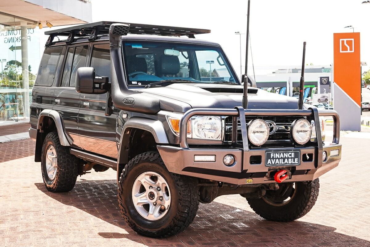 Toyota Landcruiser image 1