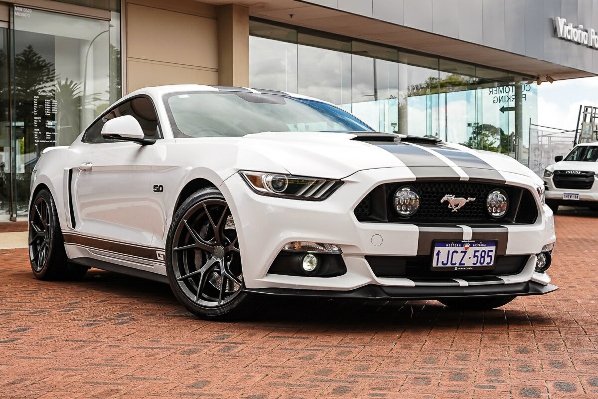 Ford Mustang image 1