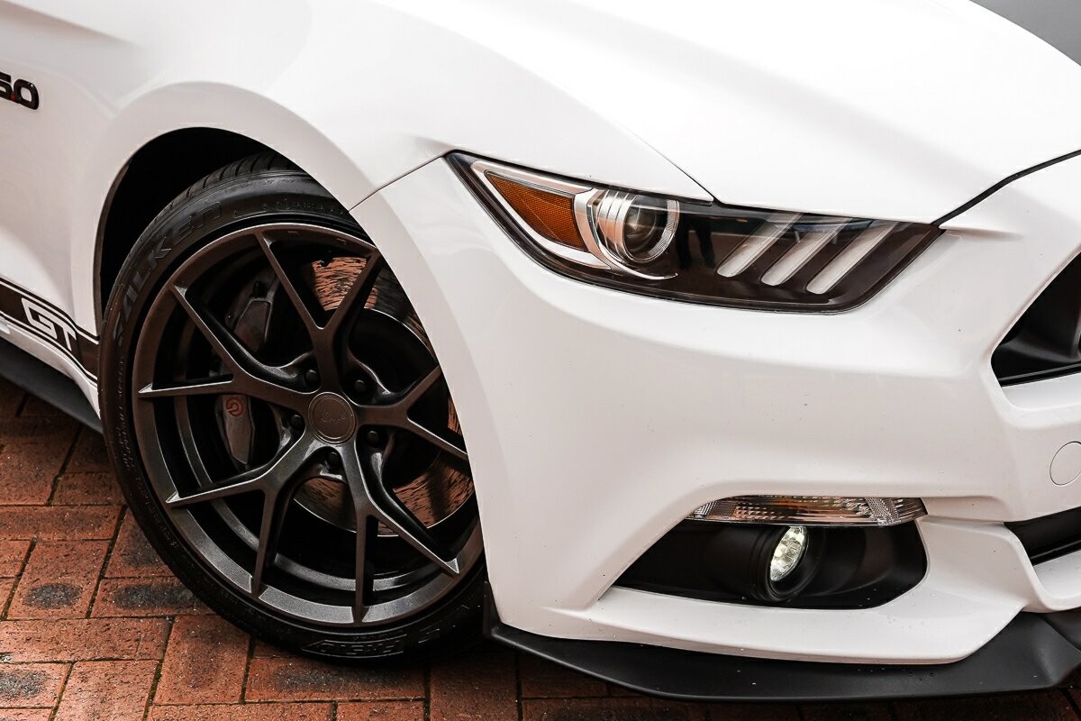 Ford Mustang image 2