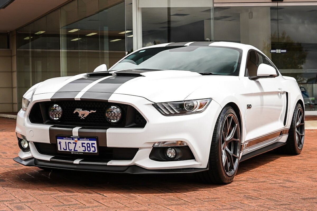 Ford Mustang image 4