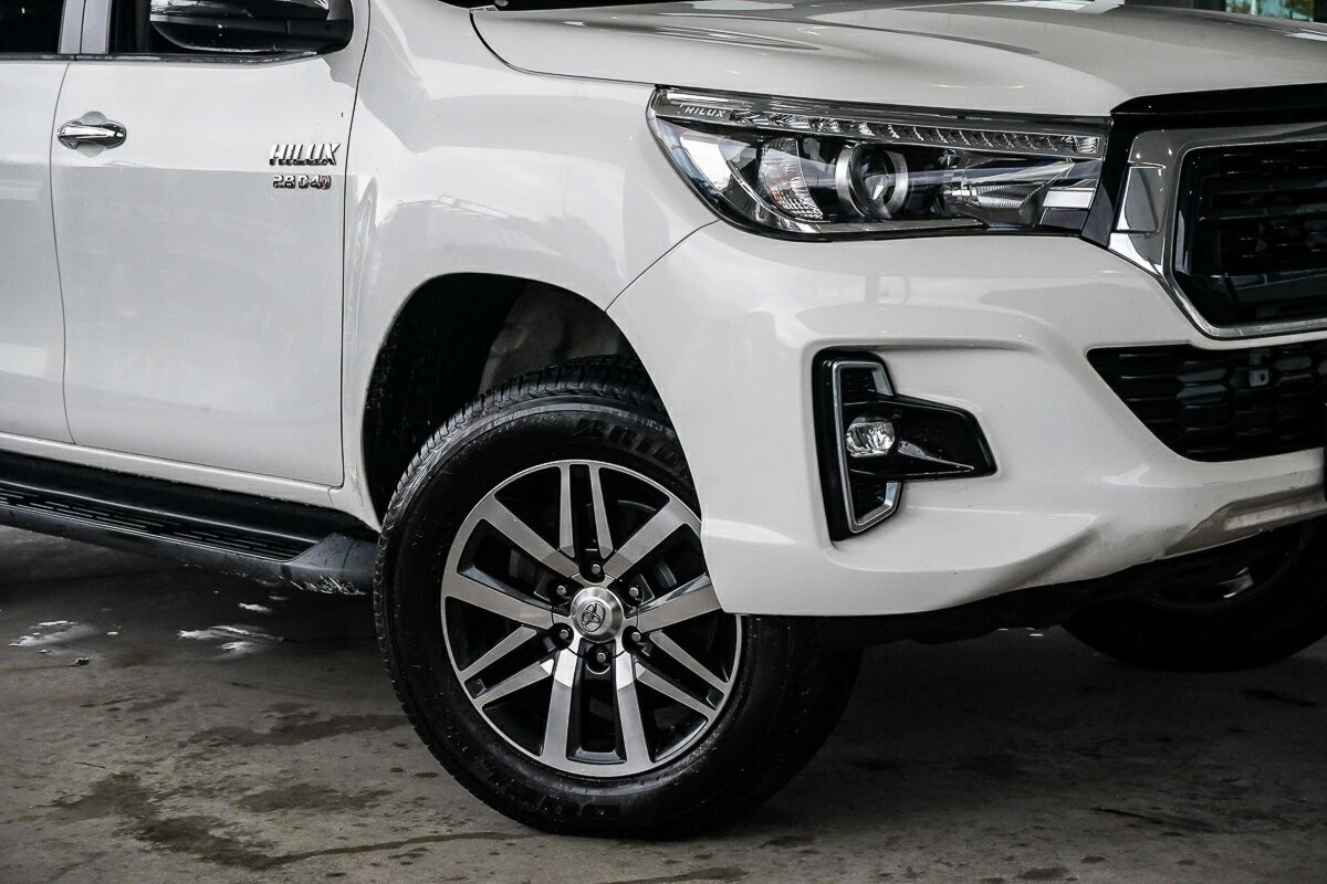 Toyota Hilux image 2
