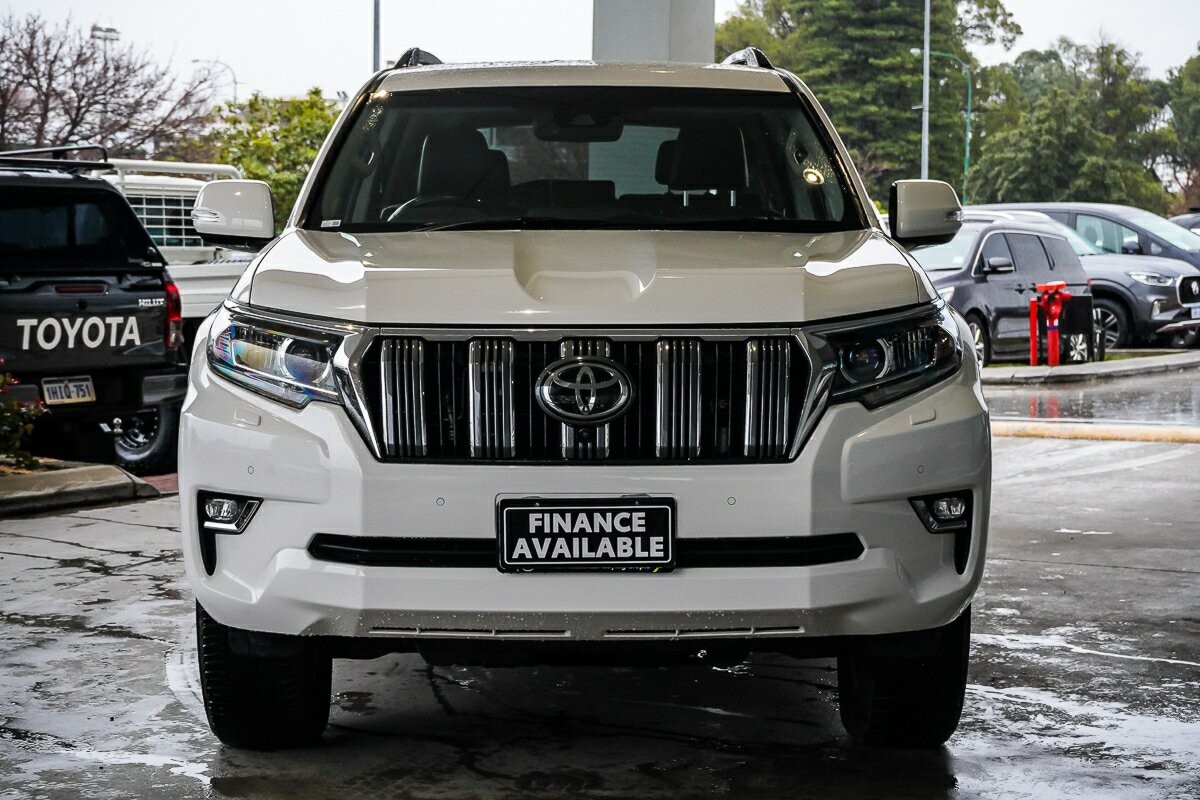 Toyota Landcruiser Prado image 3