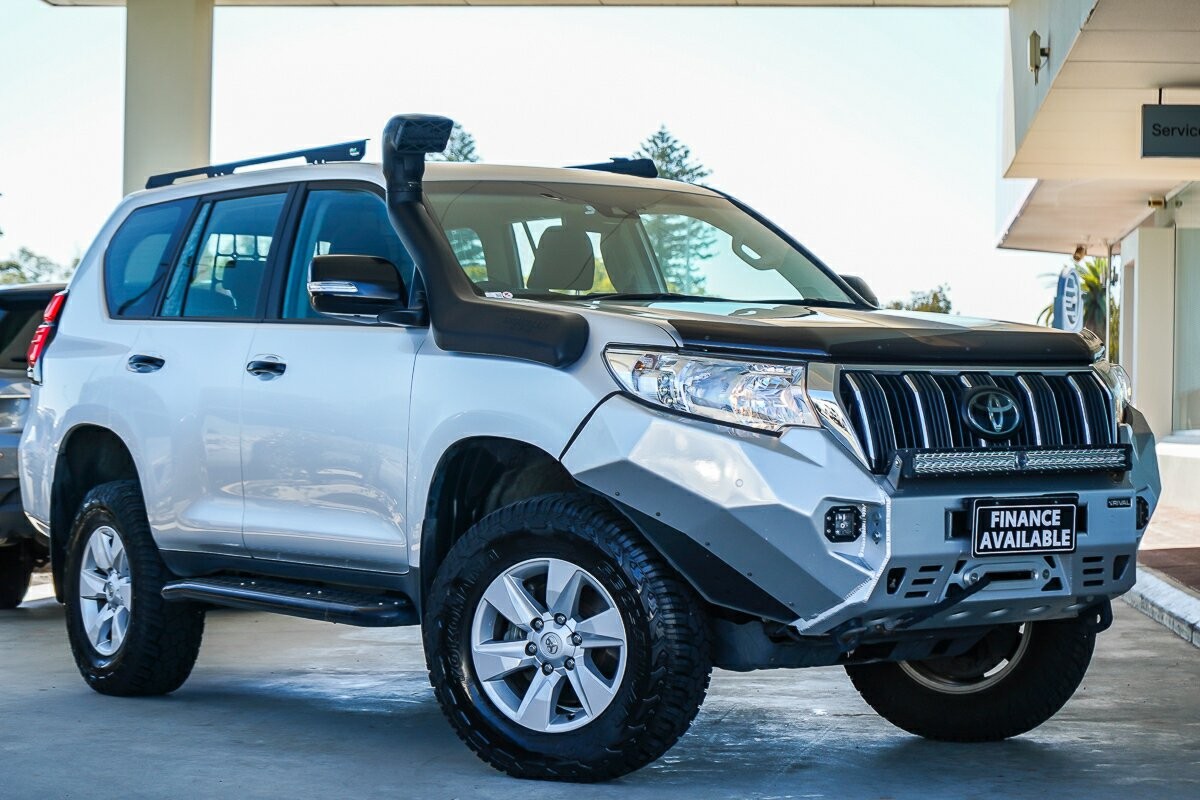Toyota Landcruiser Prado image 1