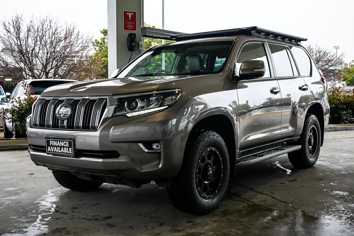 Toyota Landcruiser Prado image 4