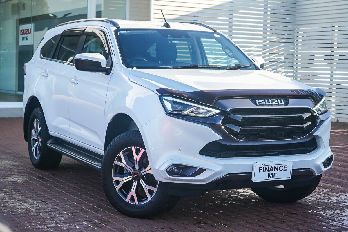 Isuzu Mu-x image 1