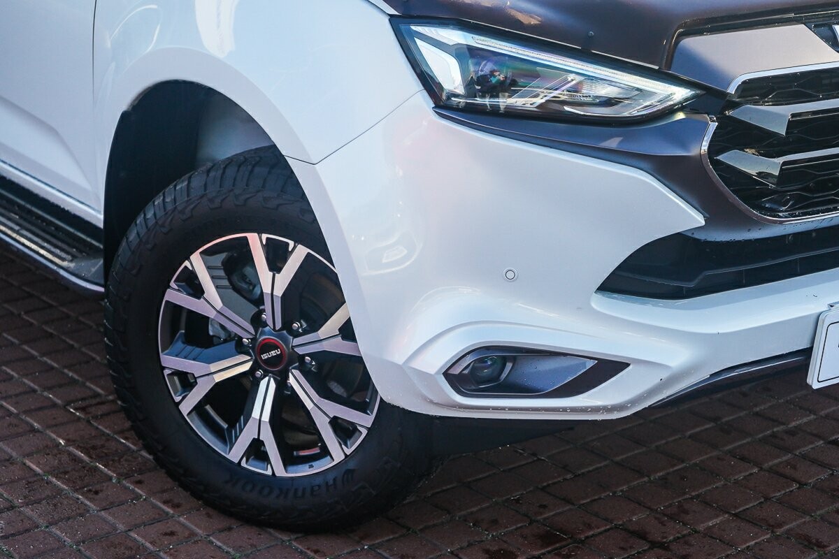 Isuzu Mu-x image 2