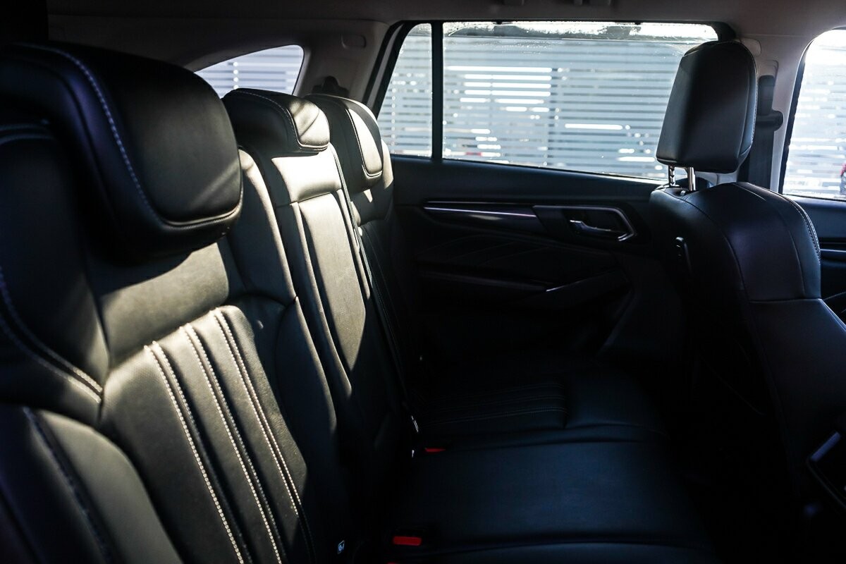 Isuzu Mu-x image 4