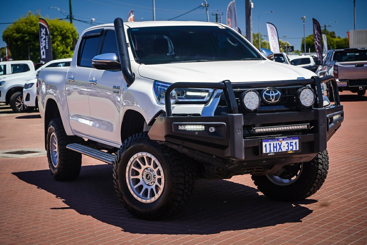 Toyota Hilux image 1