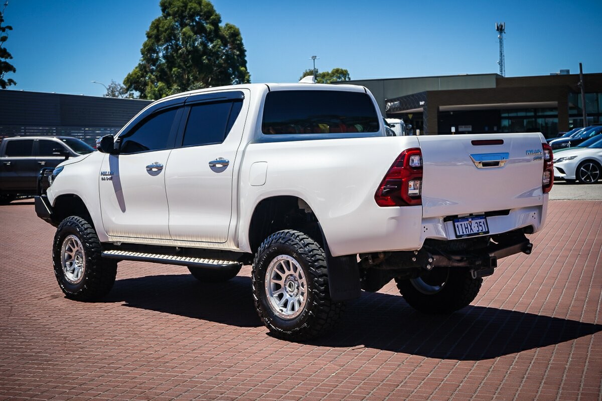 Toyota Hilux image 4