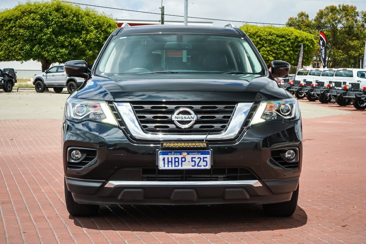 Nissan Pathfinder image 3