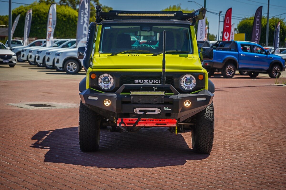 Suzuki Jimny image 2