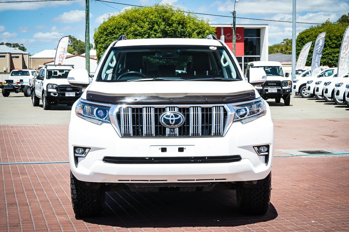 Toyota Landcruiser Prado image 3