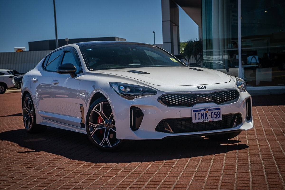 Kia Stinger image 1