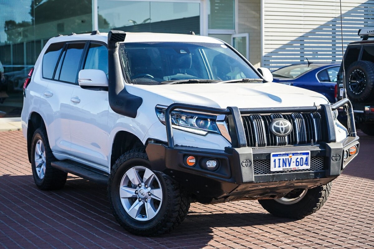 Toyota Landcruiser Prado image 1