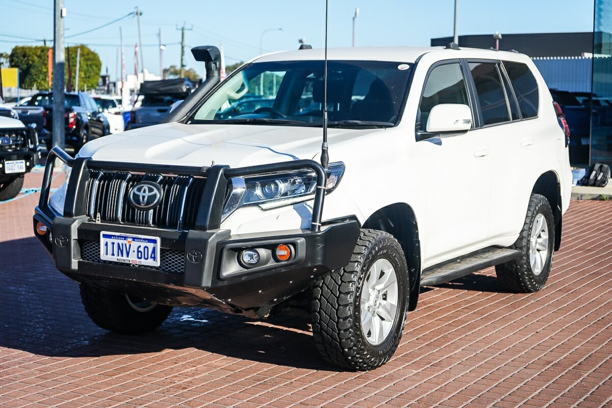 Toyota Landcruiser Prado image 4