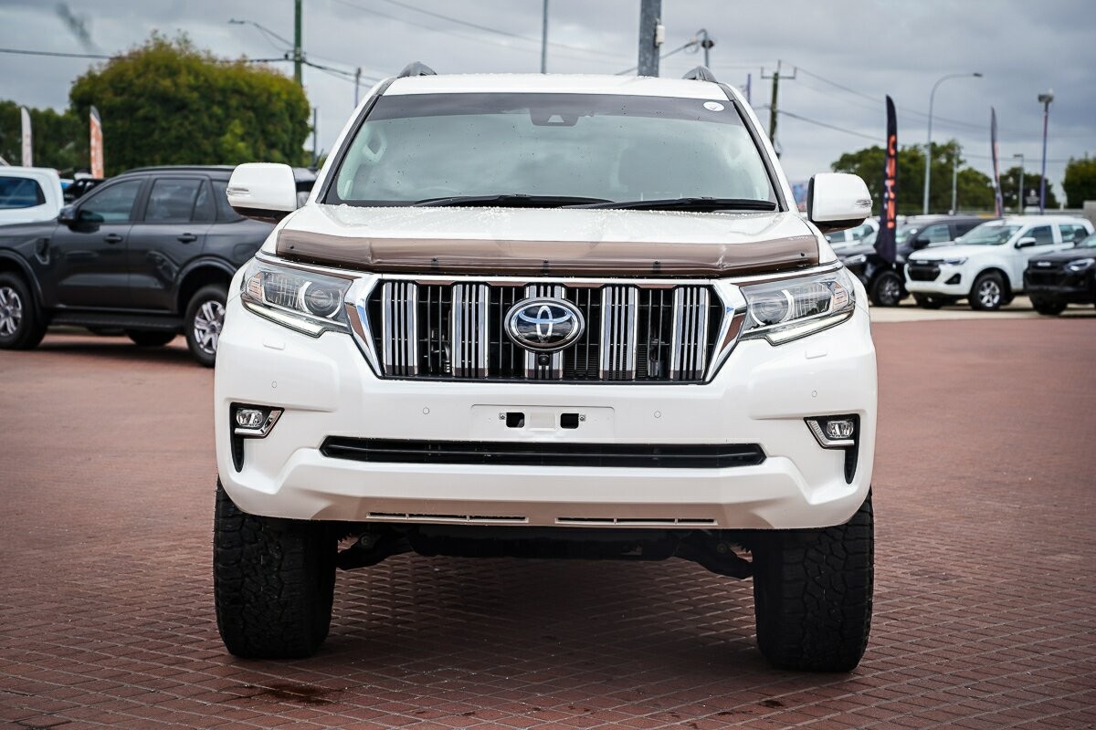 Toyota Landcruiser Prado image 2