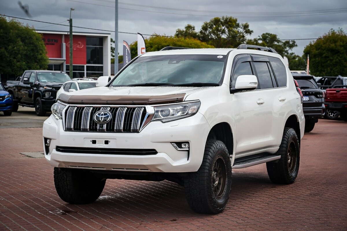 Toyota Landcruiser Prado image 3